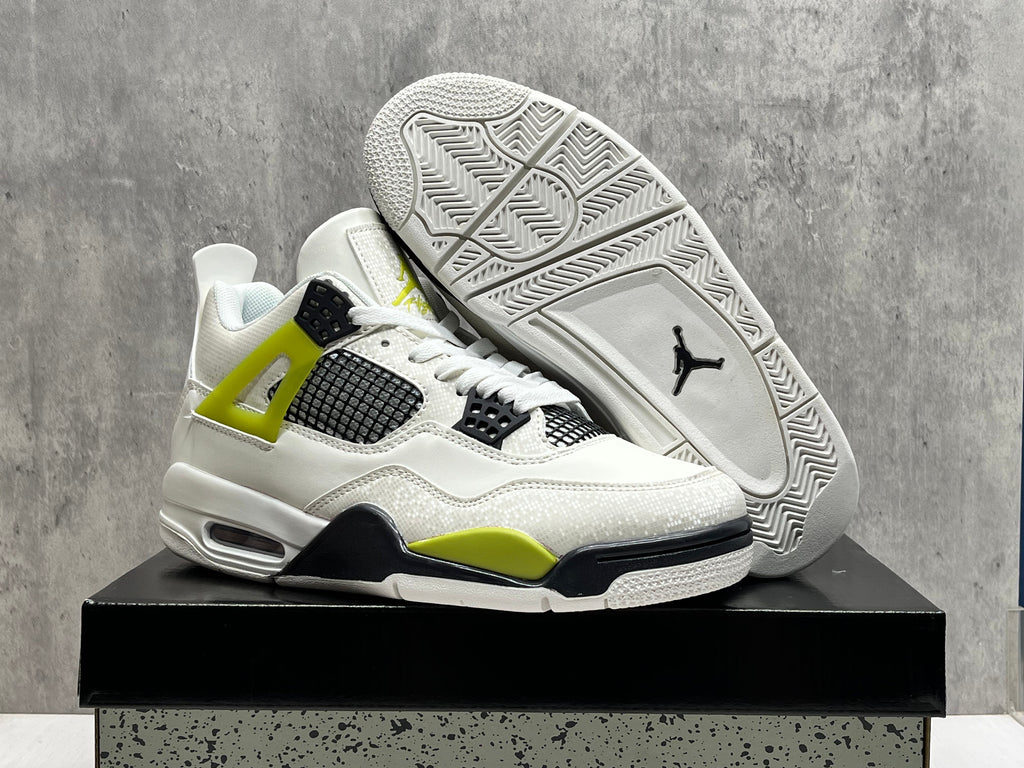 Air Jordan 4 Flight Club Sail Black University Red